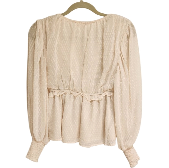 Elegant Cream Blouse - Picture 2 of 4